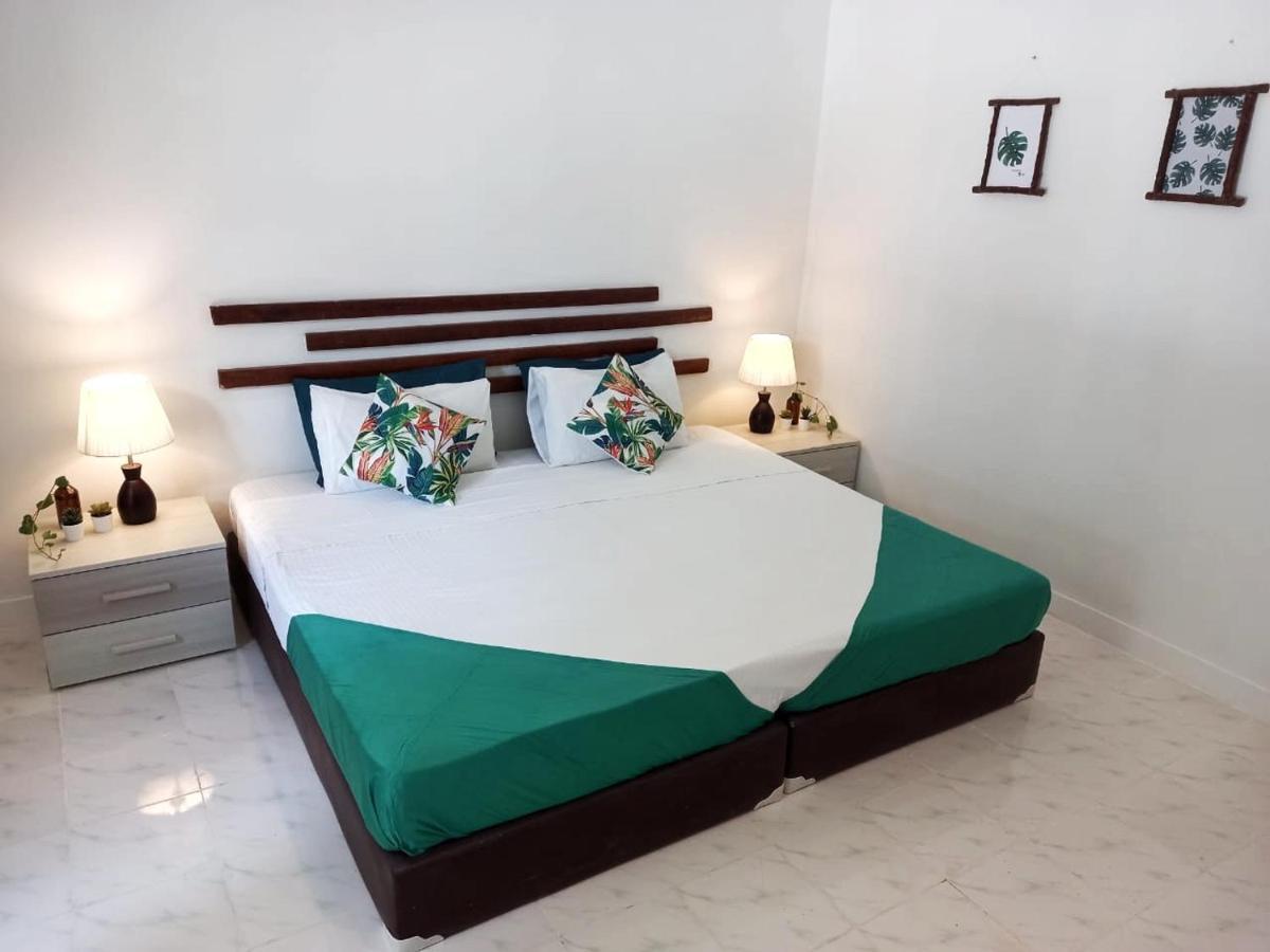 Ocean Breeze Maldives Hotel Thulusdhoo Exterior photo
