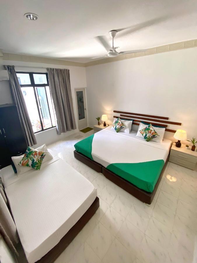 Ocean Breeze Maldives Hotel Thulusdhoo Exterior photo