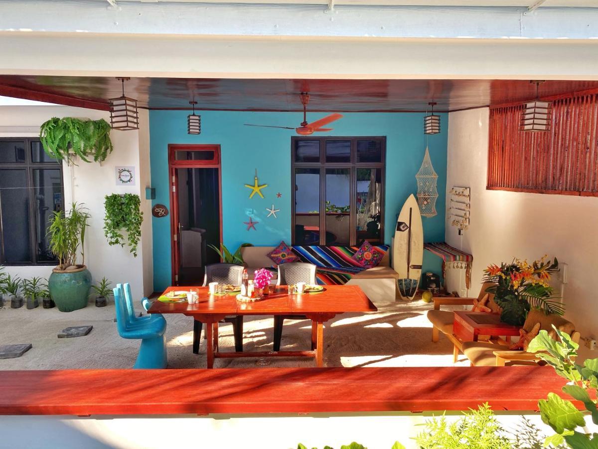 Ocean Breeze Maldives Hotel Thulusdhoo Exterior photo