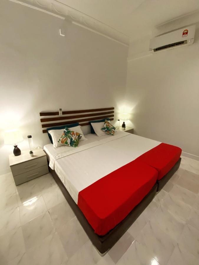 Ocean Breeze Maldives Hotel Thulusdhoo Exterior photo