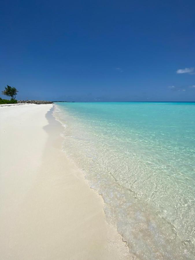 Ocean Breeze Maldives Hotel Thulusdhoo Exterior photo