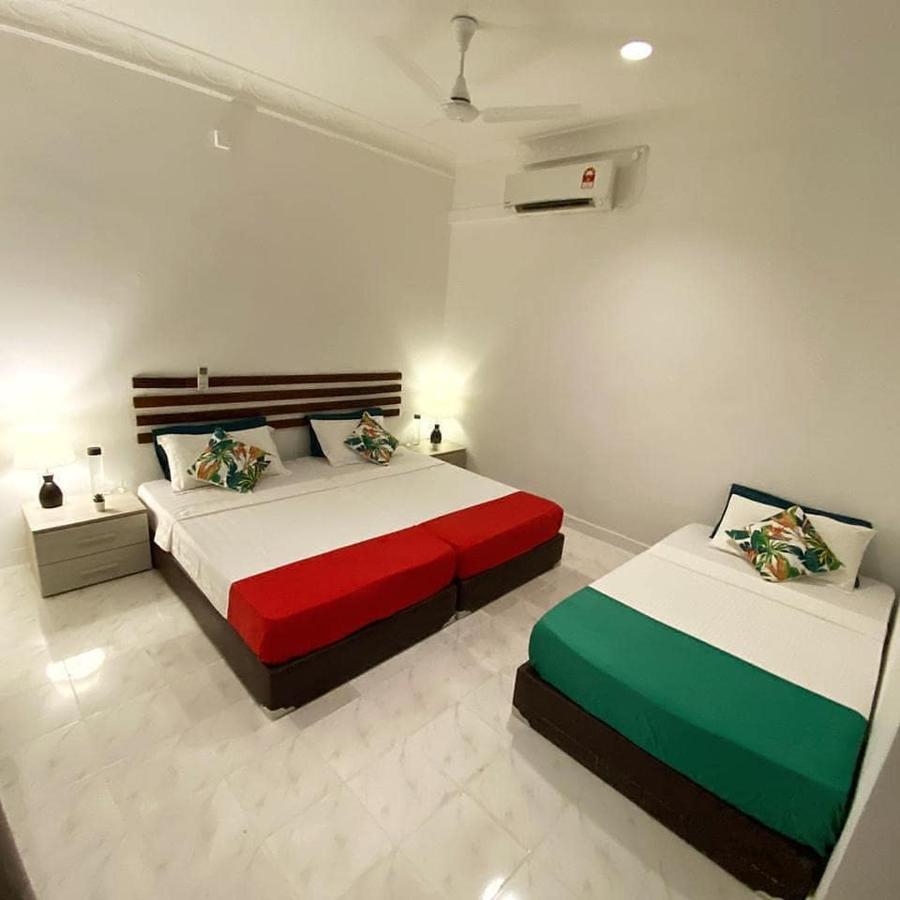 Ocean Breeze Maldives Hotel Thulusdhoo Exterior photo